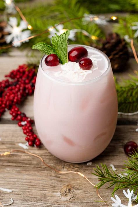 Cranberry Coconut Margarita, Coconut Mocktail, Coconut Mojito Recipe, Christmas Mojito, Cranberry Mocktail, Cranberry Lemonade, Coconut Milk Drink, Mojito Ingredients, Cranberry Drinks