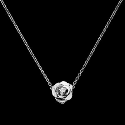 Piaget Luxury White Gold Jewelry, Piaget Rose Necklace, Piaget Rose, Luxury Jewelry Store, Rose Pendant Necklace, Gold Jewelry Outfits, Modern Gold Jewelry, Real Gold Jewelry, Antique Gold Jewelry