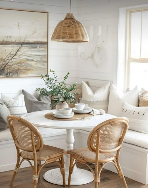 Corner Breakfast Nook Ideas Modern, Rectangular Breakfast Nook, Coastal Nook Ideas, Coastal Dining Nook, Breakfast Nook Table Decor, Boho Breakfast Nook Ideas, Breakfast Nook With Round Table, Boho Breakfast Nook, Farmhouse Dining Nook