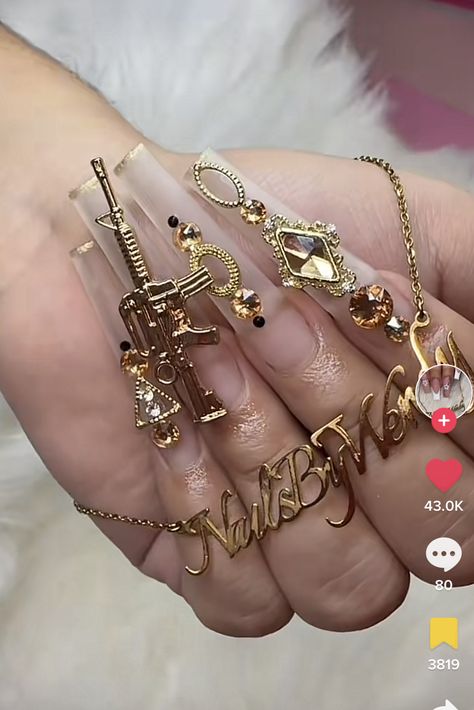 Narco Nails, Chain Nails Designs, Gold Nails Acrylic Short, Acrylic Nails San Judas, Virgin Mary Acrylic Nails, Charro Nails Designs, Virgen Acrylic Nails, Charro Nails, Long Acrylic Nails San Judas