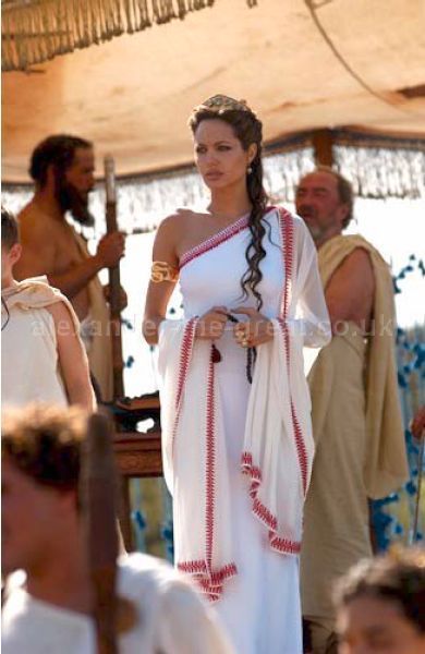 Angelina Jolie in Alexander Alexander Movie, Roman Clothing, Greek Style Dress, Roman Dress, Greek Dress, Toga Party, Roman Costume, Helen Of Troy, Greek Costume