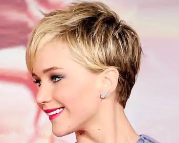 Styling Tips for Hair Growth After Chemo Hair Growth After Chemo, Short Hairstyles 2015, Cute Everyday Hairstyles, Kort Bob, Chemo Hair, Haircut Short, Short Hair Trends, Bold Lips, Penteado Cabelo Curto