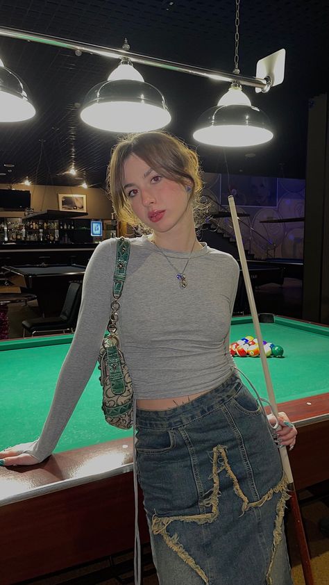 Pool Table Outfit, Billiard Photoshoot Ideas, Billiards Outfit Women, Playing Pool Outfit, Billards Outfit Ideas, Billiard Outfit Ideas, Billiard Pose, Pool Table Pictures, Billiard Outfit