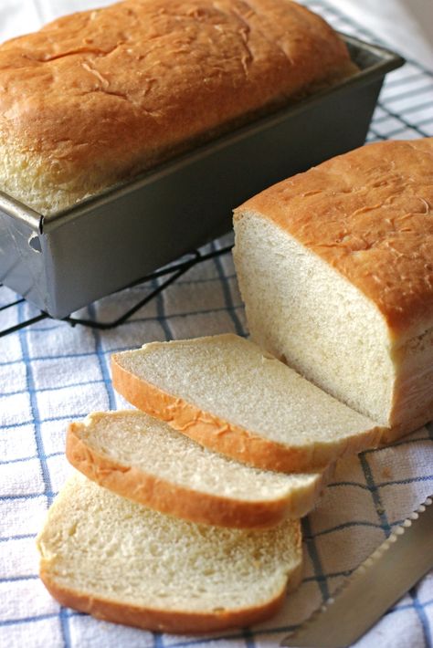 Batterway White Bread  ..."Our Batterway White Bread is the perfect recipe for the yeast beginner. It's a quick and easy bread with no kneading required." | Red Star Yeast Cranberry Nut Bread, Red Star Yeast, Potato Balls, Dutch Oven Bread, White Bread Recipe, Loaf Of Bread, Nut Bread, No Knead Bread, Bread Bun