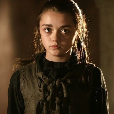 Arya Stark | The Cast Of “Game Of Thrones” Then Vs. Now Arya Stark Season 1, Arya Stark Tattoo, Arya Stark Wallpaper, Arya Stark Costume, Arya Stark Aesthetic, Arya Stark Art, Ayra Stark, Stark Wallpaper, Game Of Thrones Arya