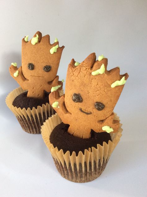 Baby Groot cookie in cupcake pot Groot Party Ideas, Groot Party, Groot Birthday, Pull Apart Cake, Cupcake Decorating Tips, Baby Groot, Photo Booths, Muffin Cups, 6th Birthday Parties