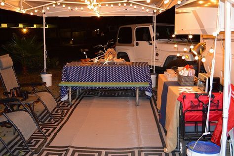 Wicked 23 Best And Wonderful RV Patio Decorations On a Budget https://freshouz.com/23-best-and-wonderful-rv-patio-decorations-on-a-budget/ #home #decor #Farmhouse #Rustic Camping Ideas For Couples, Camping Hacks With Kids, Set Up Ideas, Zelt Camping, Camping Bedarf, Camping Desserts, Camping Snacks, Camping Set Up, Cool Tents