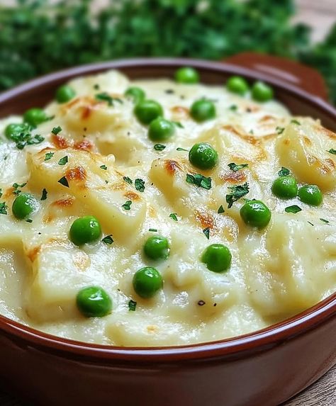 Creamed Potatoes and Peas | Homemade Recipes White Beans And Potatoes, Creamed Potatoes And Peas Recipe, Cream Potatoes And Peas, Peas And Potatoes In Cream Sauce, Cream Peas And Potatoes, Potato And Peas Recipes, Creamy Sweet Potatoes, Creamed Potatoes Recipe, Creamed Potatoes And Peas