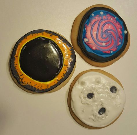 Solar Eclipse, Moon, Milky Way Decorated Sugar Cookies Solar Eclipse Decorated Cookies, Eclipse Cookies, Sugar Cookie Royal Icing, Eclipse 2024, Decorated Sugar Cookies, Iced Cookies, Cookie Designs, Solar Eclipse, Decorated Cookies