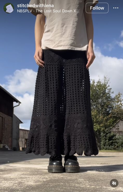 Crochet Long Skirt, Maxi Skirt Pattern, Crochet Maxi Skirt, Crochet Bottoms, Knitted Skirt, Maxi Skirt Outfits, Knit Maxi Skirt, Crochet Woman, Crochet Skirt