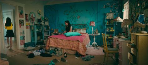 rosianna on Twitter: "I love love love the sets in To All the Boys I've Loved Before, especially Lara Jean's bedroom.… " Movie Bedroom, Space Rugs, Lara Jean, Redecorate Bedroom, Wallpaper Bedroom, Teen Bedroom, Bedroom Inspo, The Boys, Dream Room