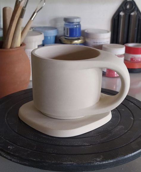 Slab Mug Pottery, Big Mugs Ceramic, Wheelthrowing Ideas, Pottery Cup Ideas, Slab Mug, Pottery Molds, Slab Ceramics, Pottery Form, Pottery Videos