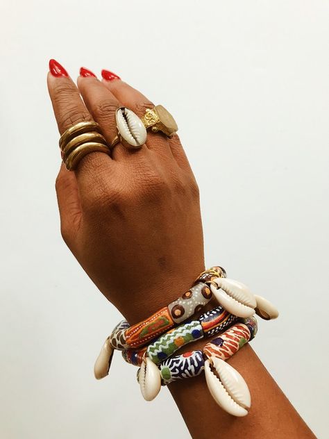 African Bangles, Unique Gold Rings, Dope Jewelry Accessories, African Bracelets, Rustic Porch, Multiple Bracelets, Jewelry Colorful, Unique Color Combinations, Chunky Jewelry