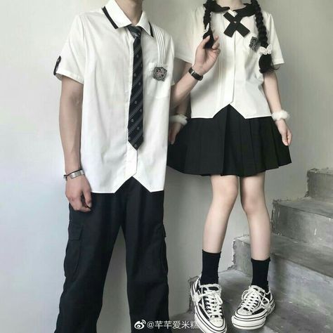 Korean School Uniform Boys And Girls, School Uniforms Boys, Korean Uniform School, Uniforms School, Boys School Outfits, School Uniform Fashion, School Uniform Outfits, Uniform Accessories, Boys Uniforms