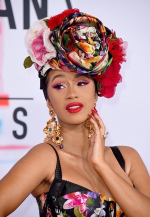 Cardi B Makeup, Cari B, Cardi B Outfits, Cardi B Hairstyles, Cardi B Photos, Celebrity Quiz, Girl Quizzes, Watch Youtube, Hip Hop And R&b