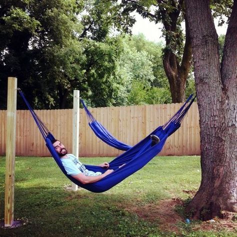 40 Chilling Hammock Placement Ideas To Do It Right - Bored Art Backyard Hammocks, Hammock Ideas Backyard, Backyard Hammock Ideas, Hammock Posts, Diy Decks, Hammock Ideas, Backyard Hammock, Diy Hammock, Outdoor Hammock