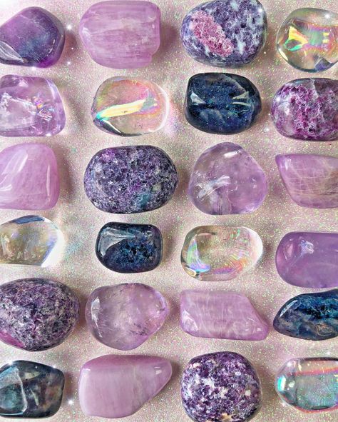 Rocks with Sass: Crystal Shop on Instagram: “In addition to our normal weekday hours, we will be open this SATURDAY 11-4pm💜 We've gotten in a few new shipments recently so grab a…” Kunzite Crystal Aesthetic, Lepidolite Aesthetic, Amethyst Aesthetic, Aesthetic Crystals, Pretty Crystals, Crystal Vibes, Crystal Aesthetic, Spiritual Crystals, Pretty Rocks