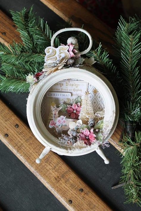 Old Clocks Diy Upcycle, Clock Diorama, Clock Crafts, Altered Clocks, Shabby Chic Clock, Cloche Decor, Clock Craft, Anniversary Clock, Old Clock