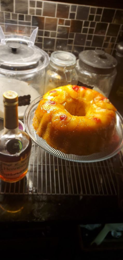 Classic pound cake topped with Hennessy butter and pineapples and cherries Upside Down Pound Cake, Hennessy Pound Cake Recipe, Infused Desserts, Boozy Cakes, Hennessy Cake, Classic Pound Cake, Lemon Desserts Easy, Boozy Treats, Peach Upside Down Cake