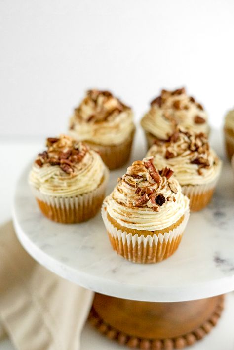 Spiced Rum Cupcakes, Honey Butter Cream Frosting, Spice Cupcake Recipes, Unique Cupcake Flavors, Booze Cupcakes, Adult Cupcakes, Spiced Cupcakes, Rum Cupcakes, Boozy Baking