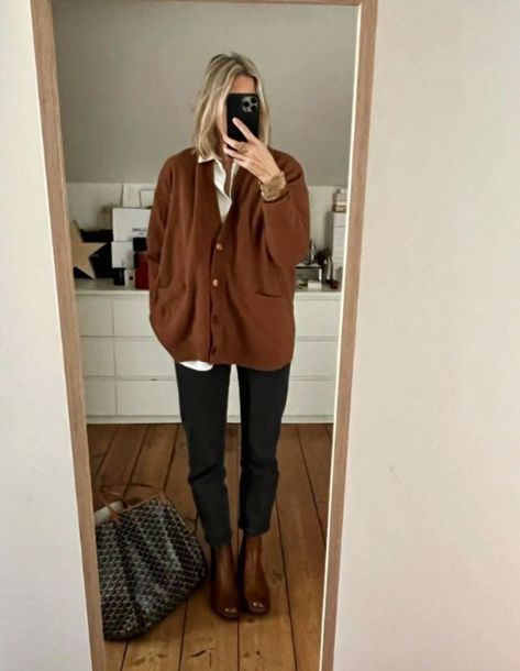 Mcgee Outfits, Scandinavian Fashion Women, Monday Outfits, Swedish Clothing, Cold Fashion, Pinterest Style, Work Fits, Mum Fashion, Stylish Work Attire