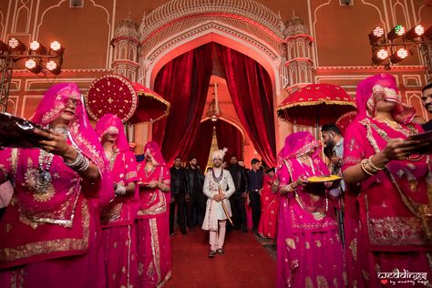 Baraat Entry, Royal Wedding Decorations, Pink Indian Wedding, Wedding Entry, Jaipur Wedding, Groom Entry, Rajasthani Bride, Themed Wedding Decorations, Bride Entry