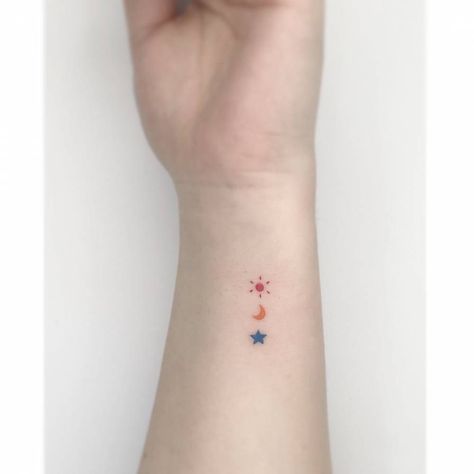 Color Tatoos Woman Small, Minimal Colour Tattoo, Minimalist Colored Tattoo Women, Colour Tattoo For Women Small, Minimalist Tattoo Colored, Small Color Tattoo Ideas, Coloured Tattoos For Women, 2 Stars Tattoo, Small Coloured Tattoos