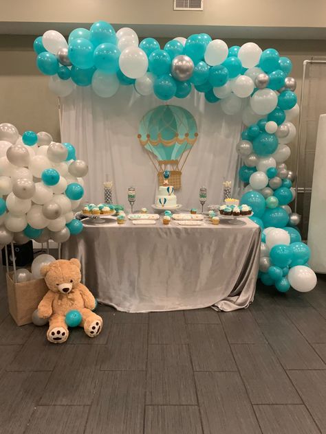 Hot Air Balloon Theme Party, Hot Air Balloon Party Theme, Hot Air Balloon Shower, Hot Air Balloon Theme, Train Theme Birthday Party, Diy Hot Air Balloons, Balloon Theme, Birthday Room Decorations, Baby Shower Cakes For Boys