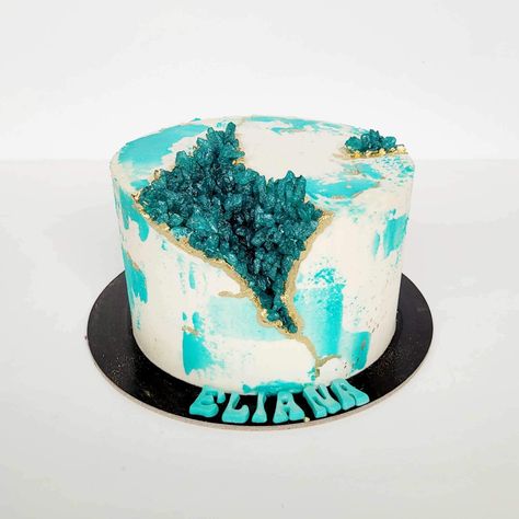 Geode Cake, Cake