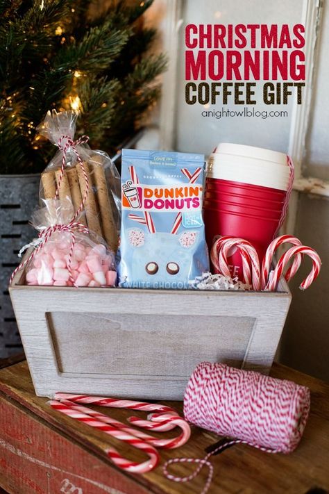 Christmas Morning Coffee, Best Christmas Gift Baskets, Christmas Gift Baskets Diy, Coffee Gift Basket, Christmas Neighbor, Neighbor Christmas Gifts, Easy Diy Christmas Gifts, Cheap Christmas Gifts, Diy Gift Baskets