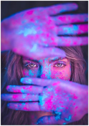 Neon Photoshoot, Photographie Art Corps, Colorful Photoshoot, Neon Photography, Holi Photo, Artsy Photography, Self Photography, Shotting Photo, Creative Photoshoot Ideas