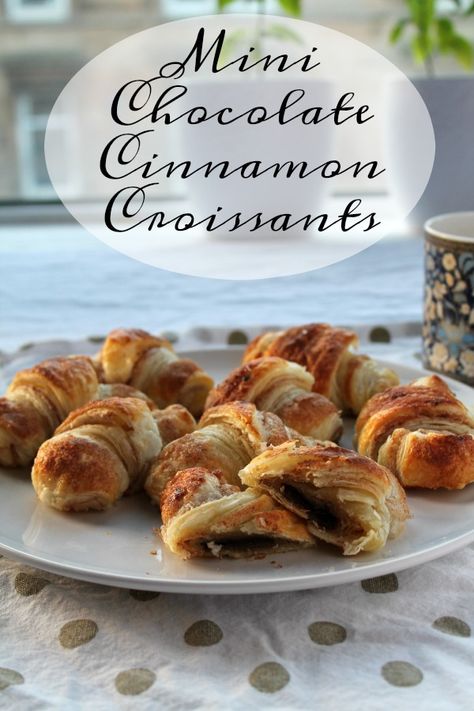 Easy Pastry Recipes, Chocolate Puff, Breakfast Pastry, Almond Pastry, Mini Croissants, Canned Frosting, Croissant Recipe, Sweet Bites, Chocolate Pastry