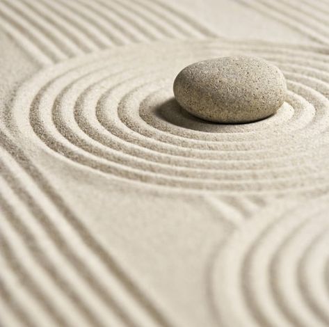 What Zen Taught Silicon Valley (And Steve Jobs) About Innovation Image Zen, Calming Images, Japanese Rock Garden, Nyc Interior Design, Zen Design, Zen Meditation, Japanese Rock, Creation Deco, Sand Art