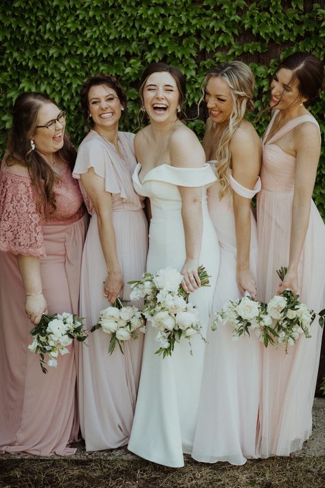 Bridesmaid Photoshoot Before Wedding, Bridesmaid Photo Ideas, Green Spring Wedding, Bridesmaid Photoshoot, Makeup Bridesmaid, Bridesmaids Hair, Oklahoma Wedding, Bridesmaids Photos, Hair Bridesmaid