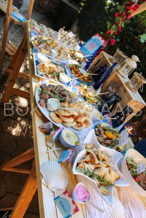 I'm Totally in Love with this Stunning Mamma Mia Party! Mama Mia Desserts, Mamma Mia Garden Party, Mama Mia Food, Mamma Mia Dinner Party, Mamma Mia Food, Mamma Mia Party Food, Mamma Mia Aesthetic Party, Mama Mia Party, Teen Party Ideas