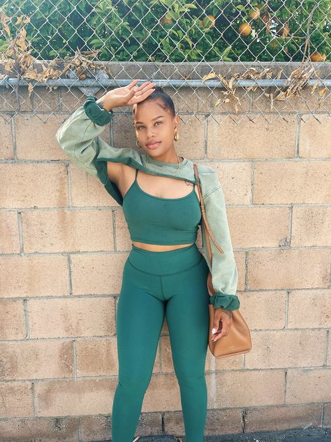 Baddie Short Hair, Alissa Ashley, Alyssa Ashley, Short Hair Black, Summer Outfits For Teens, Food Shopping, Gym Clothes Women, Gym Fits, Fitness Inspiration Body