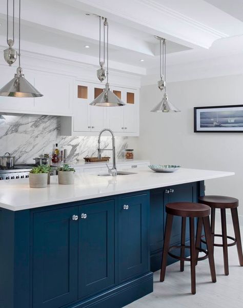 Navy Kitchen White Worktop, Blue Marble Kitchen, White Kitchen Units, Quartz Worktop, Top Kitchen Trends, White Worktop, Navy Kitchen, Kitchen Technology, Handleless Kitchen