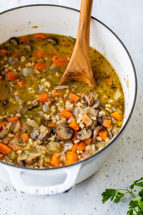 You’ll love this hearty, healthy and filling wild mushroom and farro soup recipe that eats like a meal! #soup #mushrooms #mushroomsoup #farro #healthyrecipes #weightwatcherrecipes Skinnytaste Soup, Wild Mushroom Soup, Mushroom Barley Soup, Mushroom Soup Recipes, Barley Soup, Wild Rice Soup, Skinny Taste Recipes, Super Healthy Recipes, Food Tasting