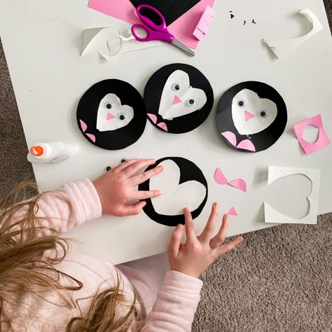 1st Grade Valentine Crafts, Craft Penguin, Valentines Crafts For Kids, Penguin Valentines, Cupid Craft, Books About Love, Penguin Heart, Heart Craft, Kids Baking