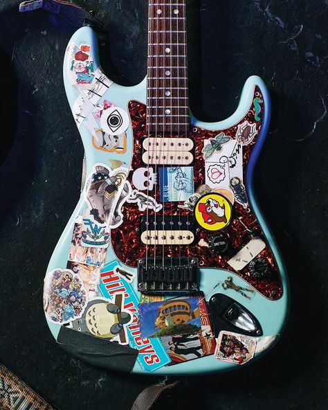 Am I allowed a #partscaster on #straturday? 🤔 Here’s Rivers Cuomo’s stickered wonder - it’s either Mei or Satsuki - I think I got it wrong… Rivers Cuomo, Guitar Stickers, Guitar Lovers, I Love You Baby, Weezer, Bowl Cut, Love You Baby, Blink 182, Band Members