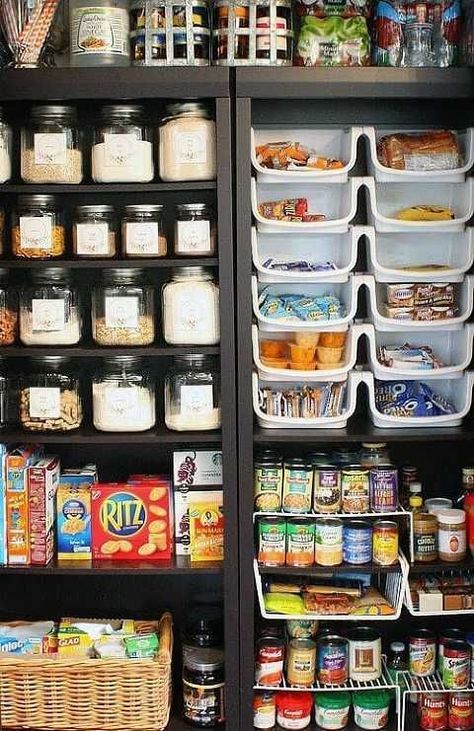 Konmari Organizing, Pantry Organization Ideas, Kitchens Ideas, Organized Pantry, Desain Pantry, Decorating Bookshelves, Small Kitchen Organization, Bookshelf Organization, Small Kitchen Storage