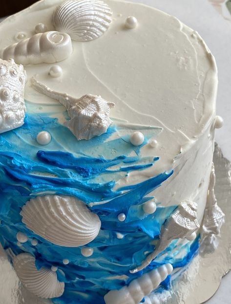 B Day Cake Aesthetic, Seashell Birthday Cake, Aloha Cake, Starfish Cake, Shell Cake, Summer Birthday Cake, Beach Birthday Cake, Seashell Cake, Wave Cake