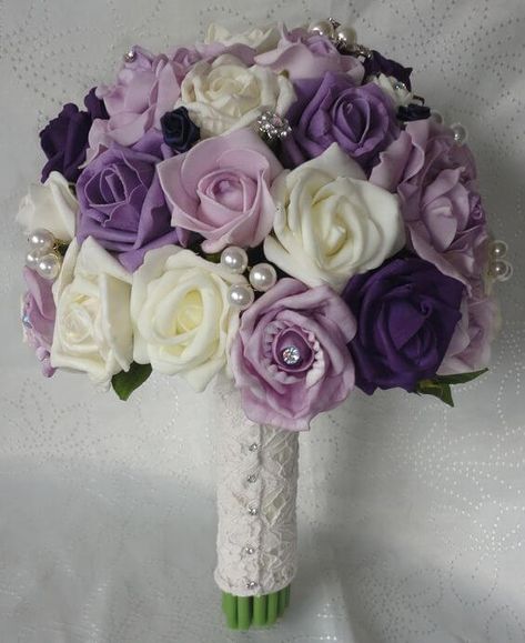 Elegant Wedding Colors, Ivory Bridal Bouquet, Ivory Bouquet Wedding, Purple Wedding Bouquets, Lilac Wedding, Purple Wedding Flowers, Wedding Color Inspiration, Boutonniere Wedding, Cute Wedding Ideas