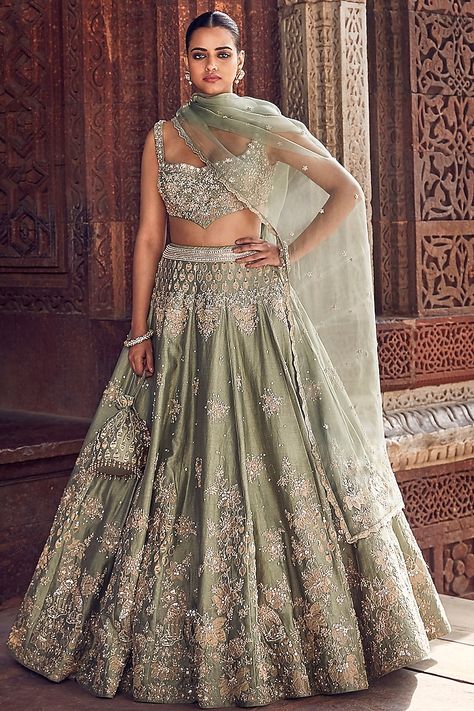 Paisley Applique, Pista Green, Applique Work, Green Lehenga, Indian Wedding Outfits, Indian Fashion Designers, Vintage Bridal, Bow Design, Bridal Lehenga