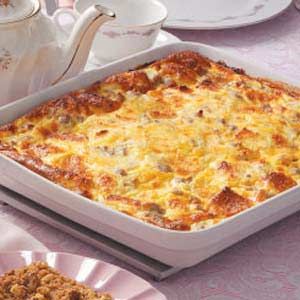 Sausage Egg Casserole - make and refrigerate overnight and bake in the morning. Sausage Egg Casserole, Brunch Casserole, Egg Casserole Recipes, Breakfast And Brunch, Egg Casserole, Sausage And Egg, Christmas Breakfast, Pork Sausage, Breakfast Bake