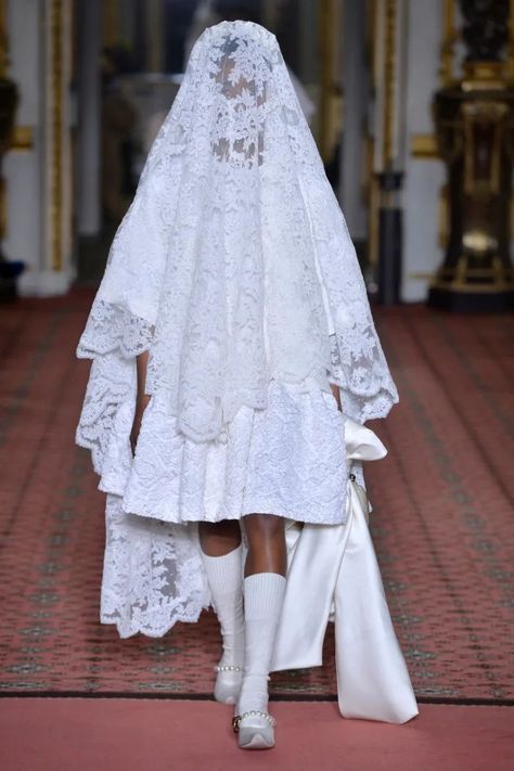 The magic of lace | Financial Times. Simone Rocha styled a traditional embroidered dress with a long lace veil. Established in 1999, Lily Gardner London is an online emporium featuring the designer’s iconic lace jewellery, delicate semi-precious jewellery, classic white shirts, luxury photo scarves, designer silk lingerie and leather clutch bags. #lace #jewellery #fashion #london #LilyGardnerLondon Ghost Clothes, Ghost Fashion, Long Lace Veil, Lace Coat, Ballet Core, Ghost Costume, Pray For Me, Silk Lingerie, Lace Veils