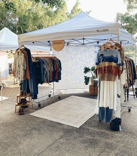 Western Boutique Booth Display, Clothing Vendor Booths, Vintage Clothes Pop Up Shop, Flea Market Pop Up Shop, Boutique Event Set Up, Western Vendor Booth Display Ideas, Vintage Clothing Market Booth Ideas, 10x10 Pop Up Boutique, Market Display Clothing