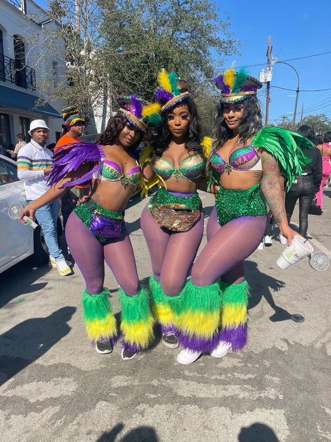 Black Mardi Gras Outfit, Mari Gras Outfits, Marty Gras Outfit, Carnival Parade Costumes, Mardigrass Ideas Outfit Party, Carnival Outfit Diy, Madi Gras Outfit Ideas Party, Mari Gras Outfit Ideas, Nola Mardi Gras Outfit