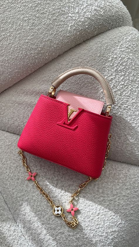 Luxury Bag Collection Closet, Girl Shoes Aesthetic, Luxury Bags Aesthetic, Luxury Bags Louis Vuitton, Luxurious Handbags, Pink Designer Bags, Tas Lv, Sacs Tote Bags, Sac Louis Vuitton