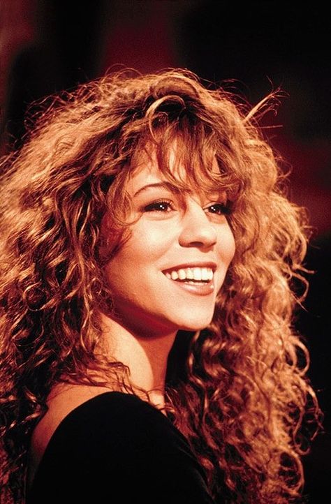 90s Hairstyles, Long Curly Hair, Mariah Carey, Long Curly, A Smile, Curly Hair, Long Hair, A Woman, Hairstyles